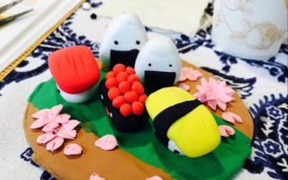 幼儿园流行短视频制作 【幼儿园手工】黏土饭团寿司，创意满分！ 【手工短视频作品