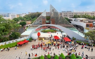 华光科技园 路面上的标，车上贴的标，你注意了吗